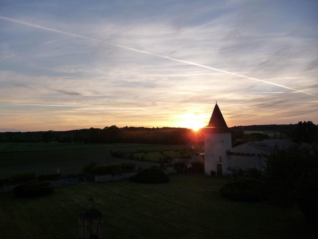 Chateau Du Bourbet Cherval Bagian luar foto